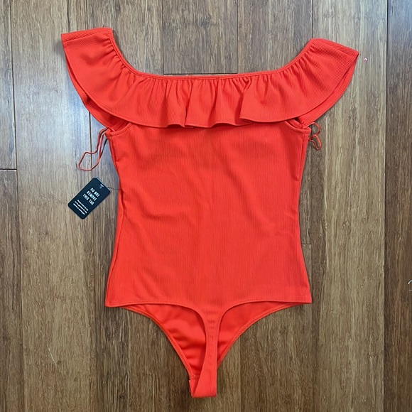 Express off the shoulder ribbed ruffle bodysuit, size XS, NWT!! - Picture 3 of 5